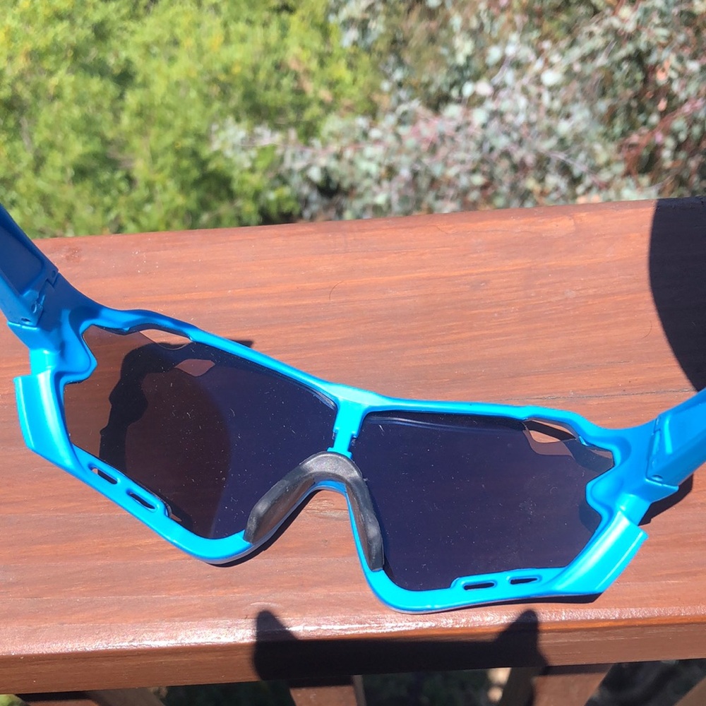 Blue Sports Sunglasses - Picture 4 of 8